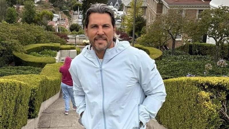 Adi Vasile de la Survivor își sărbătorește ziua de naștere alături de cele mai importante persoane! Cu cine a apărut celebrul prezentator