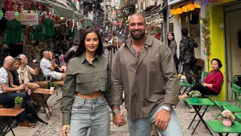 Alex Bodi și Anca, vacanță în Vietnam! În ce loc emblematic s-au fotografiat afaceristul și iubita lui