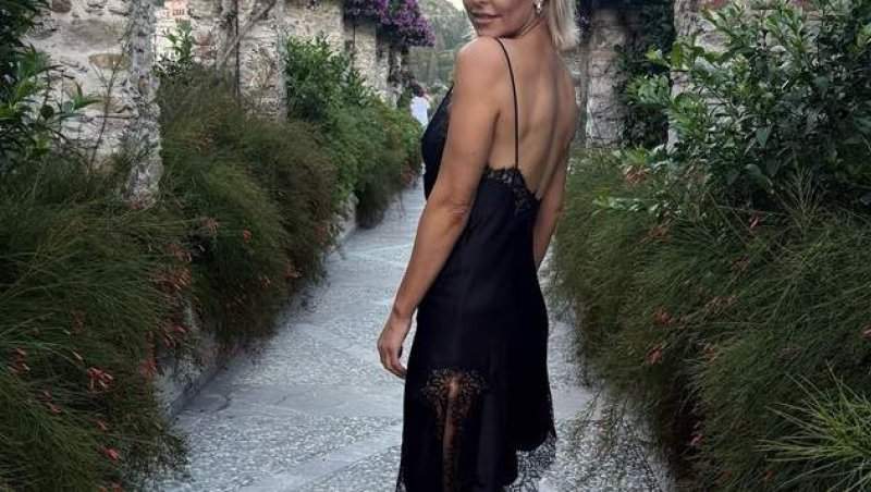 Influenceriță de la noi, momente de panică în avion. Ce i s-a întâmplat