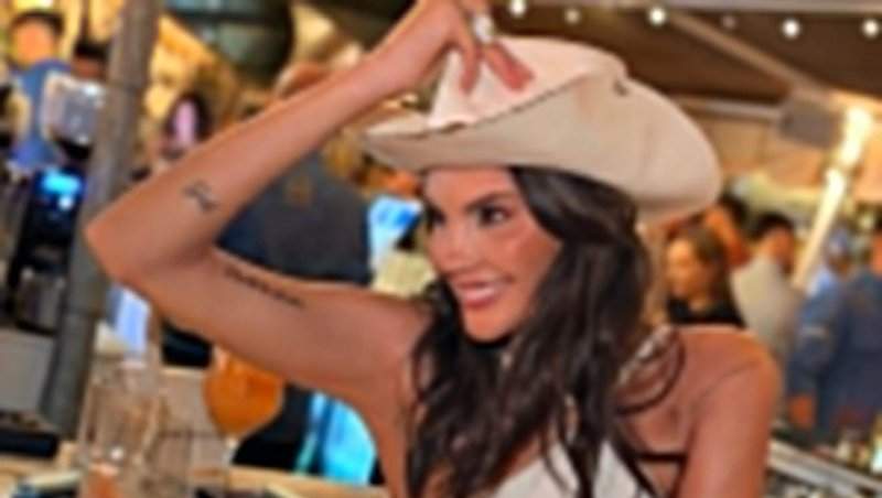 Ramona Olaru pune inimile bărbaților pe jar! S-a fotografiat în lenjerie intimă