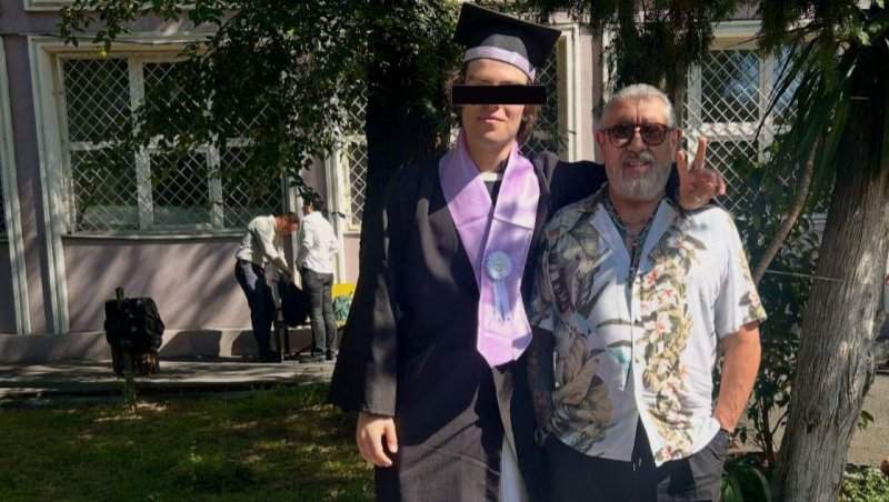 Serghei Mizil este un bunic fericit! Nepotul lui a absolvit liceul