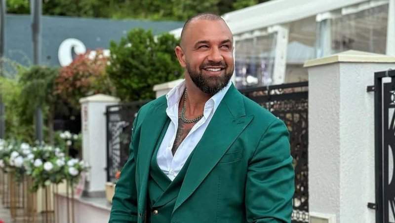 Alex Bodi, aroganțe la adresa băieților de oraș! Și-a etalat mașinile în valoare de peste un milion și jumătate de euro | GALERIE FOTO