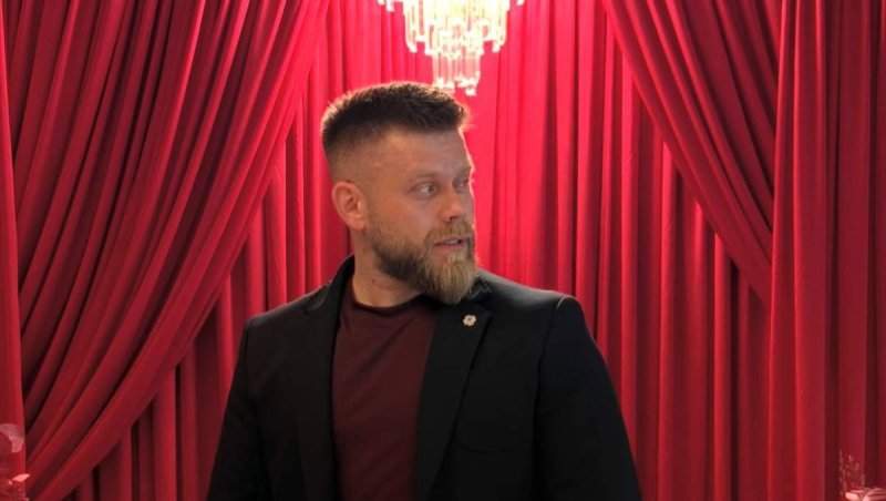 Răzvan Kovacs, în ipostaze tandre alături de noua iubită, Alina. Cum îi pune DJ-ul la punct pe răutăcioși