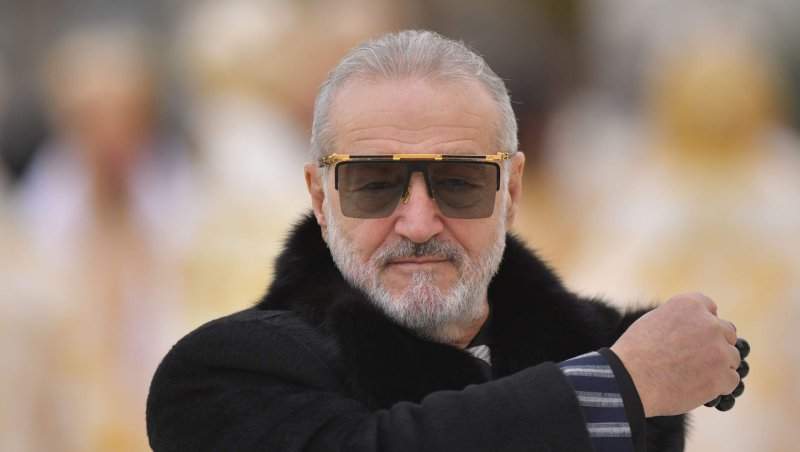 De ce le-a dat Gigi Becali 3 milioane de dolari cash călugărilor români de pe Muntele Athos! S-a aflat motivul gestului