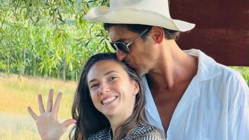 Cea mai romantică imagine cu Adela Popescu și Radu Vâlcan! S-au sărutat pasional în văzul tuturor