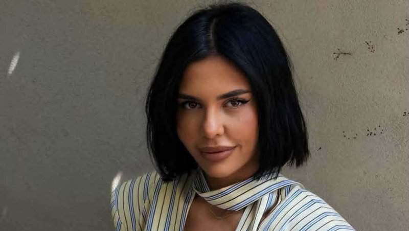 Andreea Popescu, apariție incendiară! Și-a pus o rochiță care îi scoate în evidență silueta perfectă și spatele bine tonifiat