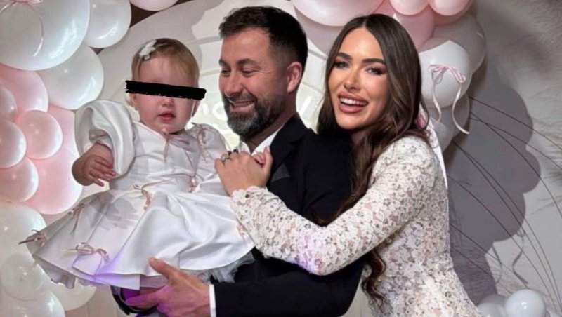 Cum a fost prima zi de înot pentru fiica Iustinei Loghin, fosta concurentă de la Insula Iubirii. Micuța Ivana are un an