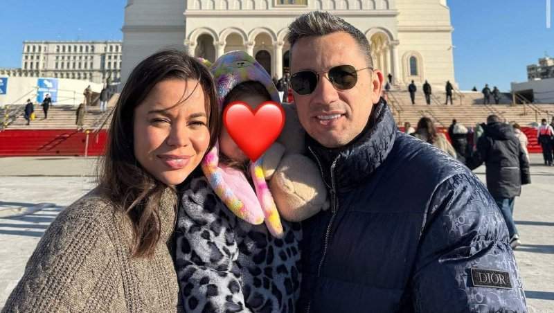 Flick, soția și fiica lor au rămas blocați în lift! Gestul neașteptat al micuței Eva