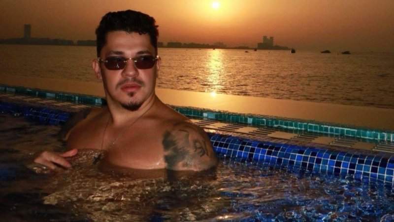 Ce face Bogdan de la Ploiești cât timp e blocat în Dubai. Manelistul și-a găsit refugiul într-o activitate