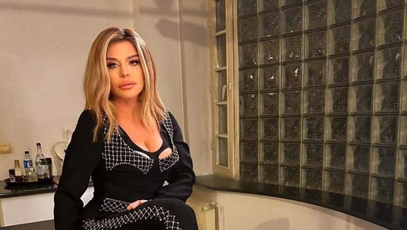 Loredana Groza e în doliu! Astăzi a condus pe ultimul drum o persoană specială pentru ea