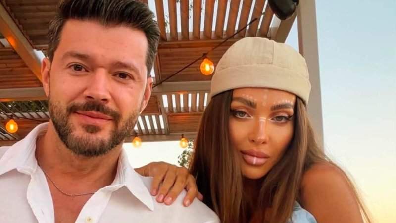 Victor Slav se bucură de vacanță alături de fiica lui și iubita, Selina. Cele două s-au machiat la fel