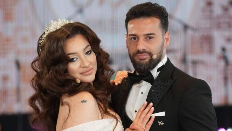 Roberta și Andi, finaliștii sezonului 11, au divorțat oficial? Mesajul clar transmis de fostul concurent