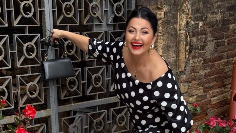 Incredibil cât de mult a slăbit Gabriela Cristea. Cum arată vedeta în fustă mini