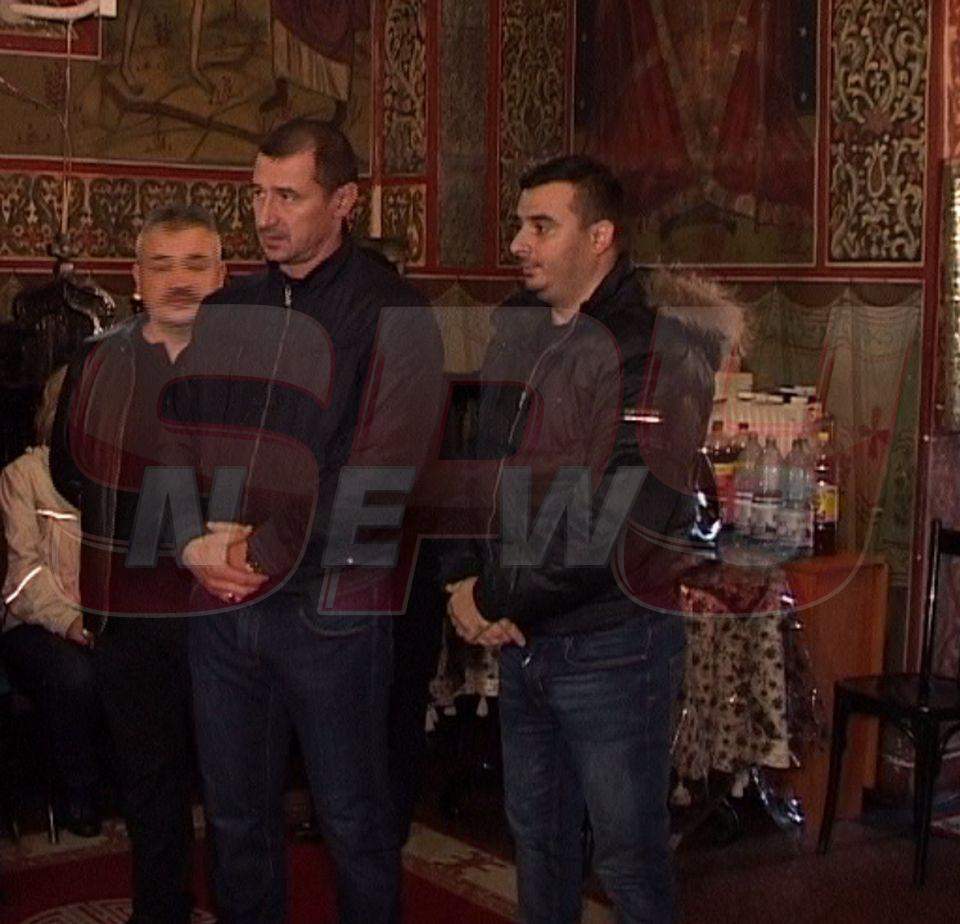 EXCLUSIV / Împăcare istorică la înmormântarea mamei Danielei Gyorfi. Vezi cine i-a fost alături cântăreţei! / VIDEO
