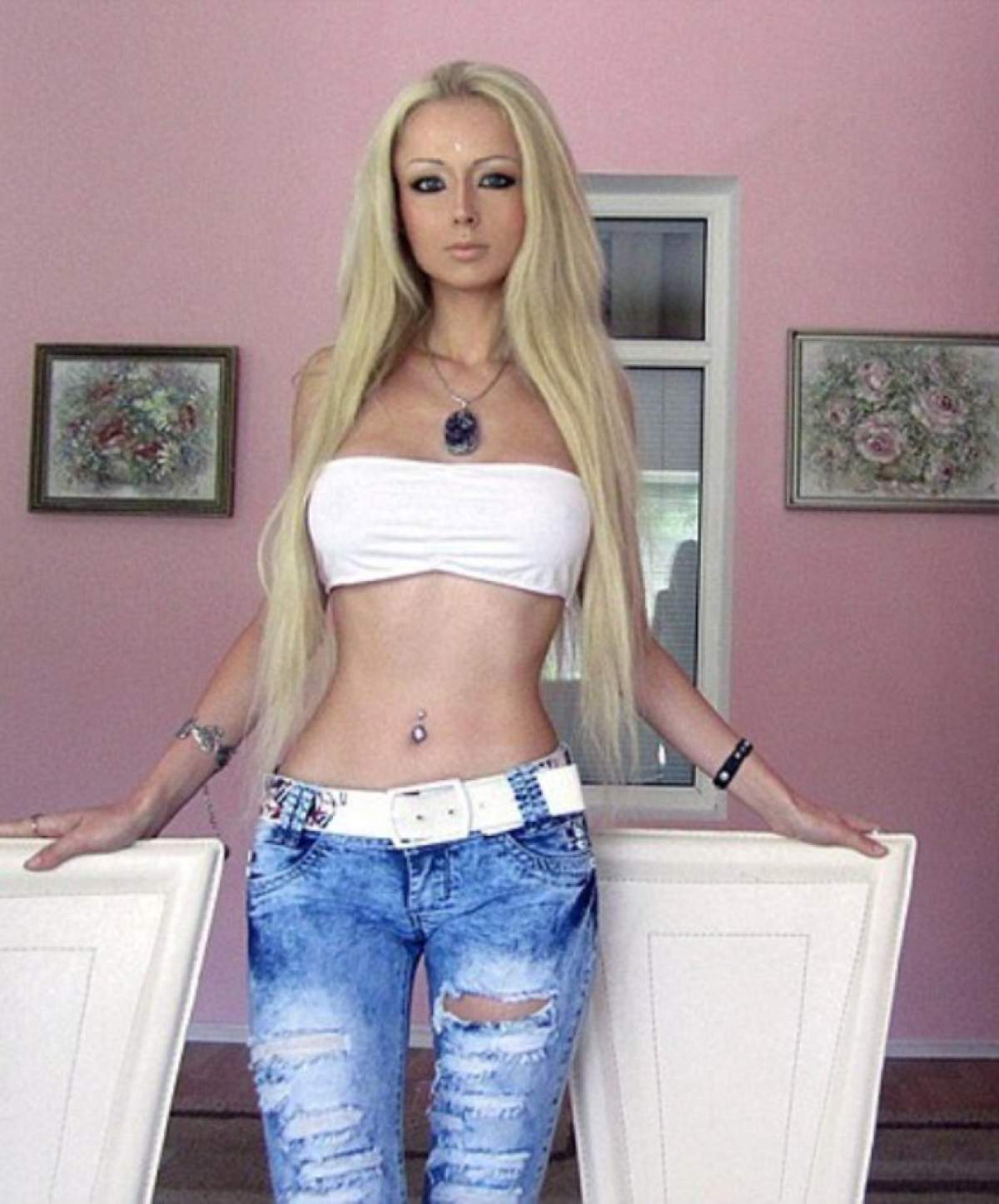Femeia Barbie a trecut la următorul nivel! Se pozează topless