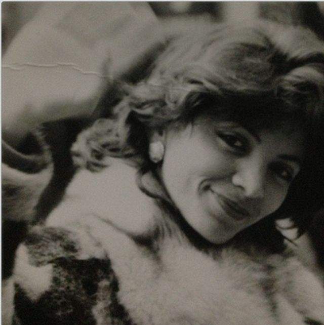 Mama Deliei este o adevărată frumuseţe! Cele două seamănă izbitor
