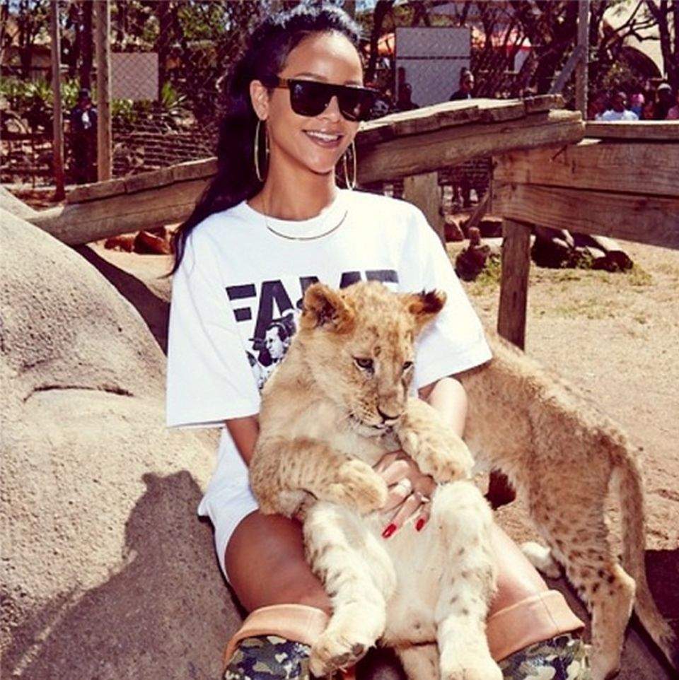 Rihanna, îmblânzitoarea animalelor sălbatice!!! Galerie foto incendiară