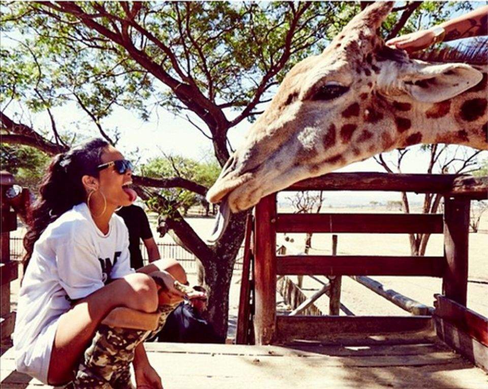 Rihanna, îmblânzitoarea animalelor sălbatice!!! Galerie foto incendiară
