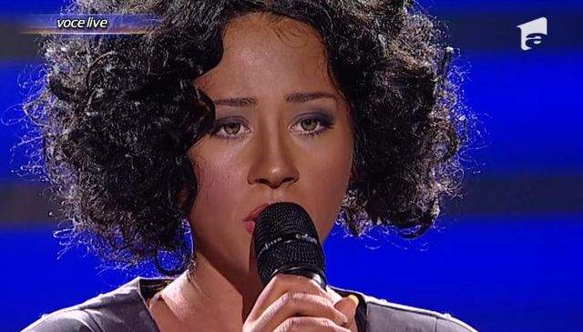 Nicole Cherry a readus-o pe scenă pe Whitney Houston la "Te cunosc de undeva"! / VIDEO