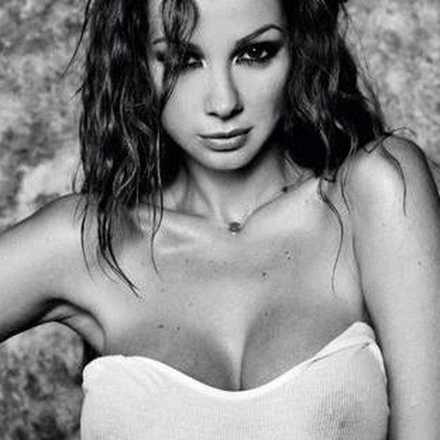 Iuliana Luciu, pictorial sexy! FOTO HOT!