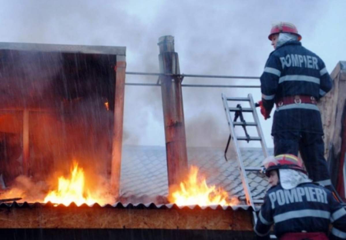 Doi copii au ars de vii într-un incendiu puternic