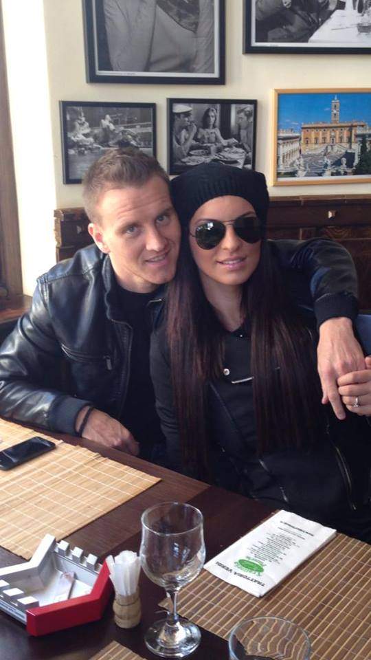 Andreea, e soare în restaurant?