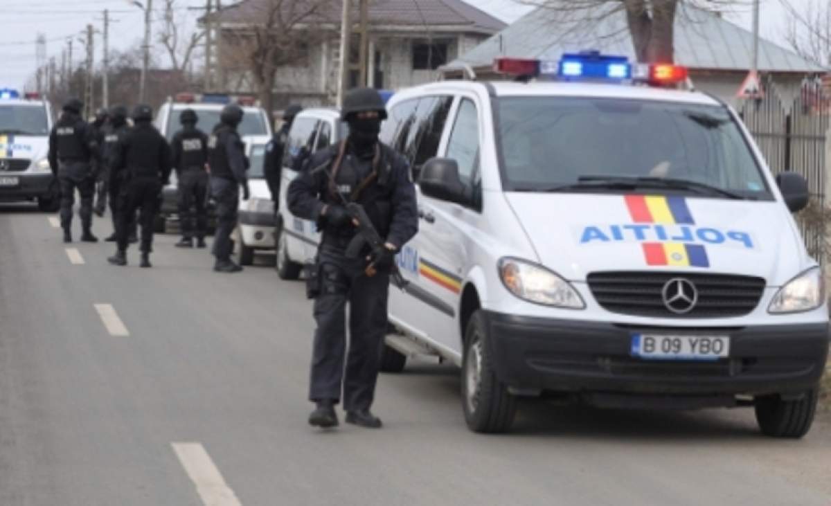 Poliţişti ridicaţi de mascaţii de la DGA! 10 oameni ai legii cereau şpagă în trafic