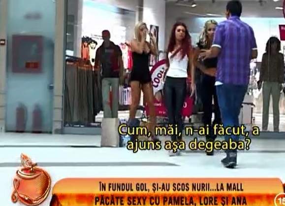 Simona Traşcă s-a dezbrăcat într-un centru comercial!