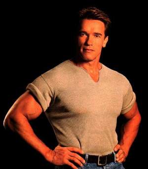 Fiul lui Arnold Schwarzenegger îi calcă pe urme actorului! Uite cum arată tânărul de numai 19 ani