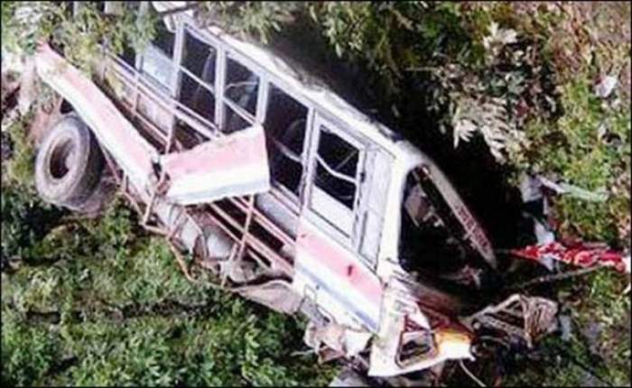 TRAGEDIE fără margini! 44 de morţi într-un accident grav de autobuz!