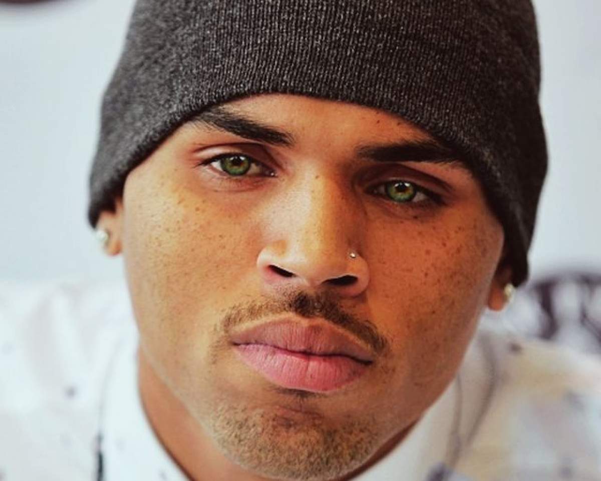 După ce a fost arestat pentru agresiune, Chris Brown intră de bună voie la dezintoxicare