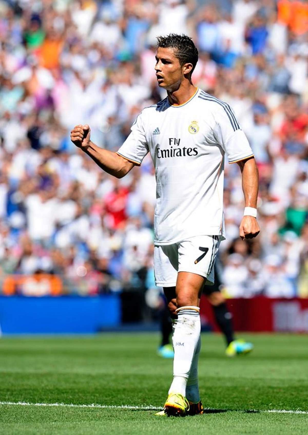 Cristiano Ronaldo este un bărbat bine dotat! Uite-l pe fotbalist aproape gol!