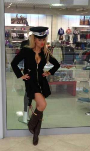 Sânziana Buruiană se vrea "sexy poliţista"!