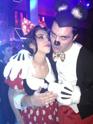 Un cuplu de senzaţie! Uite cum s-au deghizat Pepe şi Raluca de Halloween!