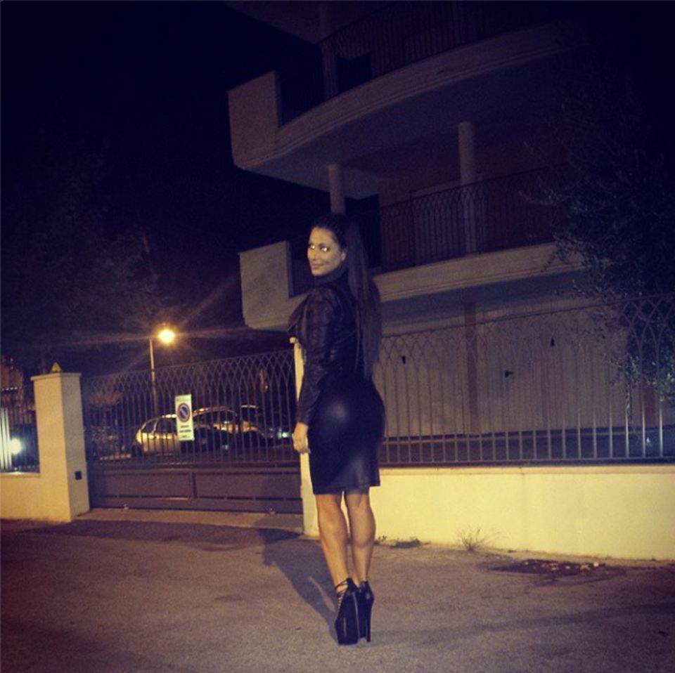 Îşi doreşte Roxana Vancea să renunţe la statutul de burlăciţă?! Uite fotografia care o dă de gol!