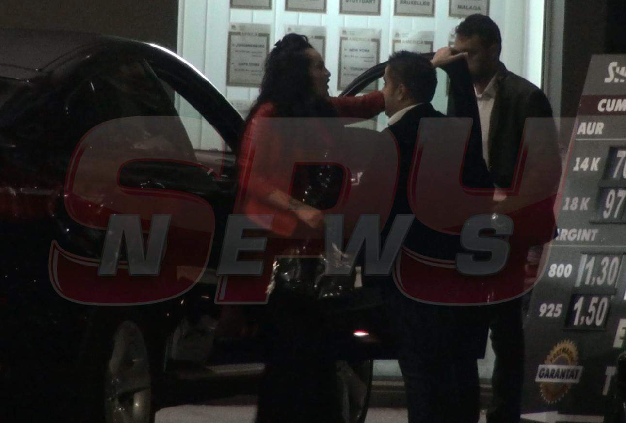 VIDEO Adi Minune îşi târăşte amanta la cântări. Oana, dusă la masa manelistului de un bodyguard