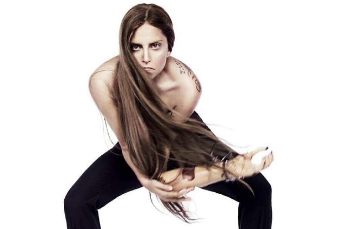 VIDEO Lady Gaga, apariţie surprinzătoare! Aceşti pantofi ar putea să o ucidă