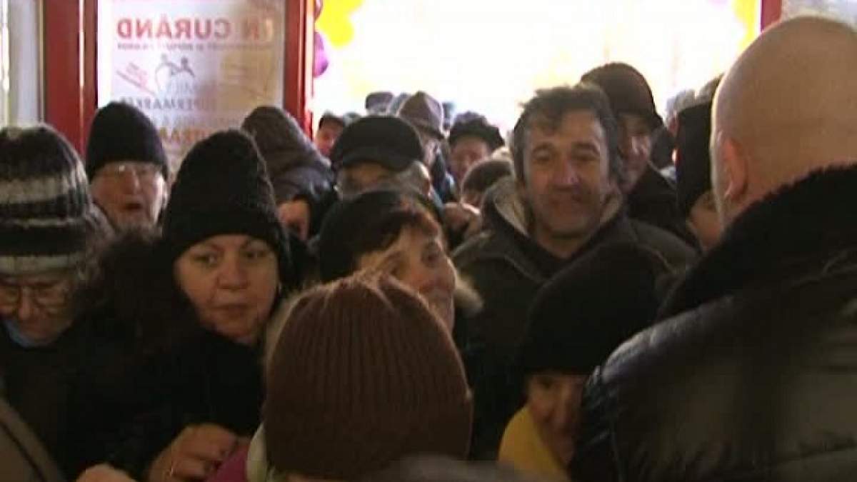 Sute de oameni s-au călcat în picioare într-un supermarket. Obiectele pentru care s-au "luptat" sunt unele incredibil de uzuale