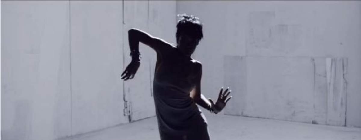 VIDEO Rihanna îşi invită fanii în culisele celui mai nou videoclip