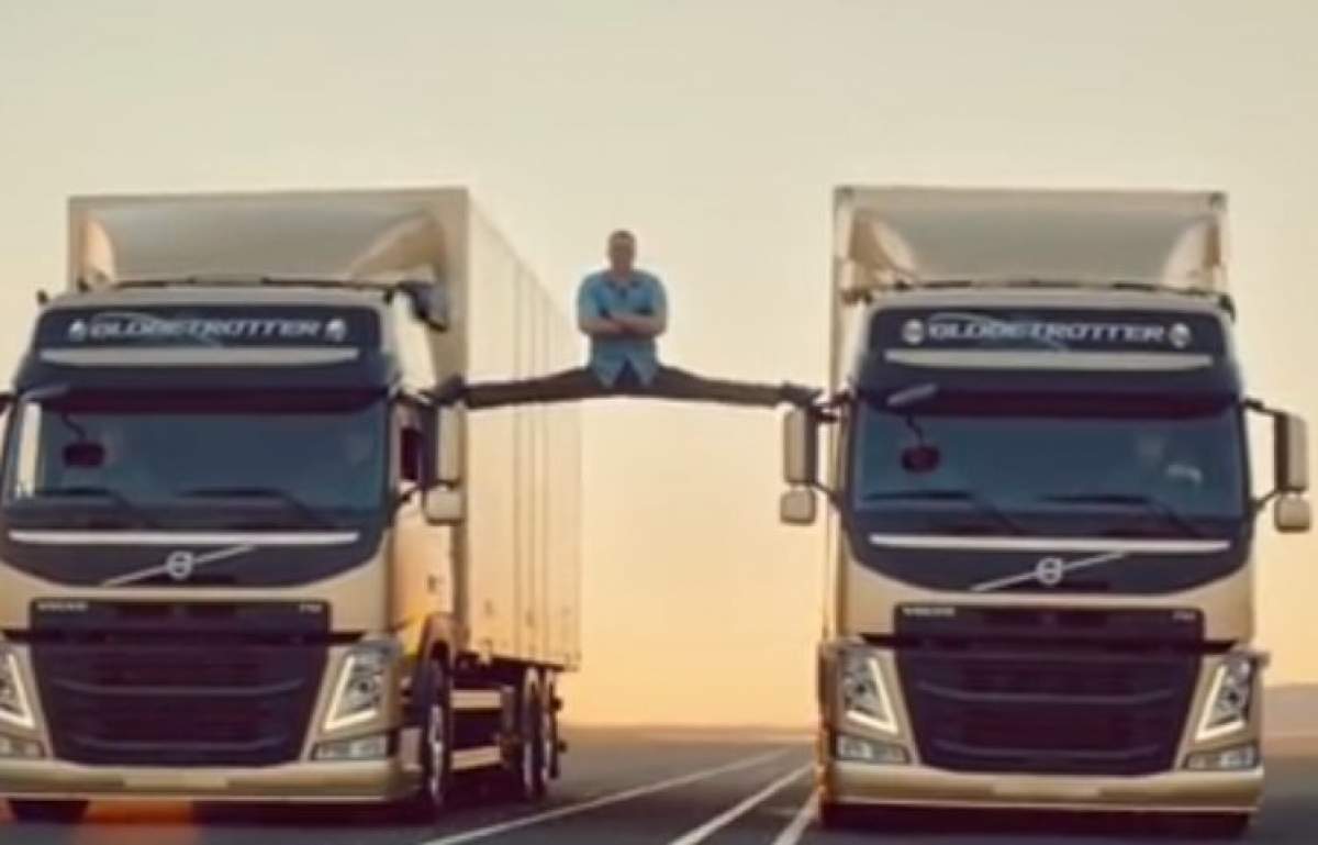 Mircea Badea îl imită pe Jean Claude Van Damme! Vezi unde a făcut şpagatul