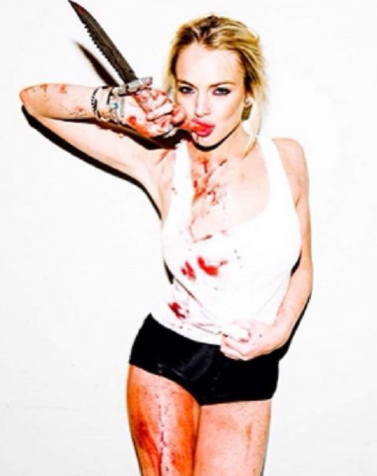 Lindsay Lohan este disperată după atenţie! Blonda a apărut goală pe internet