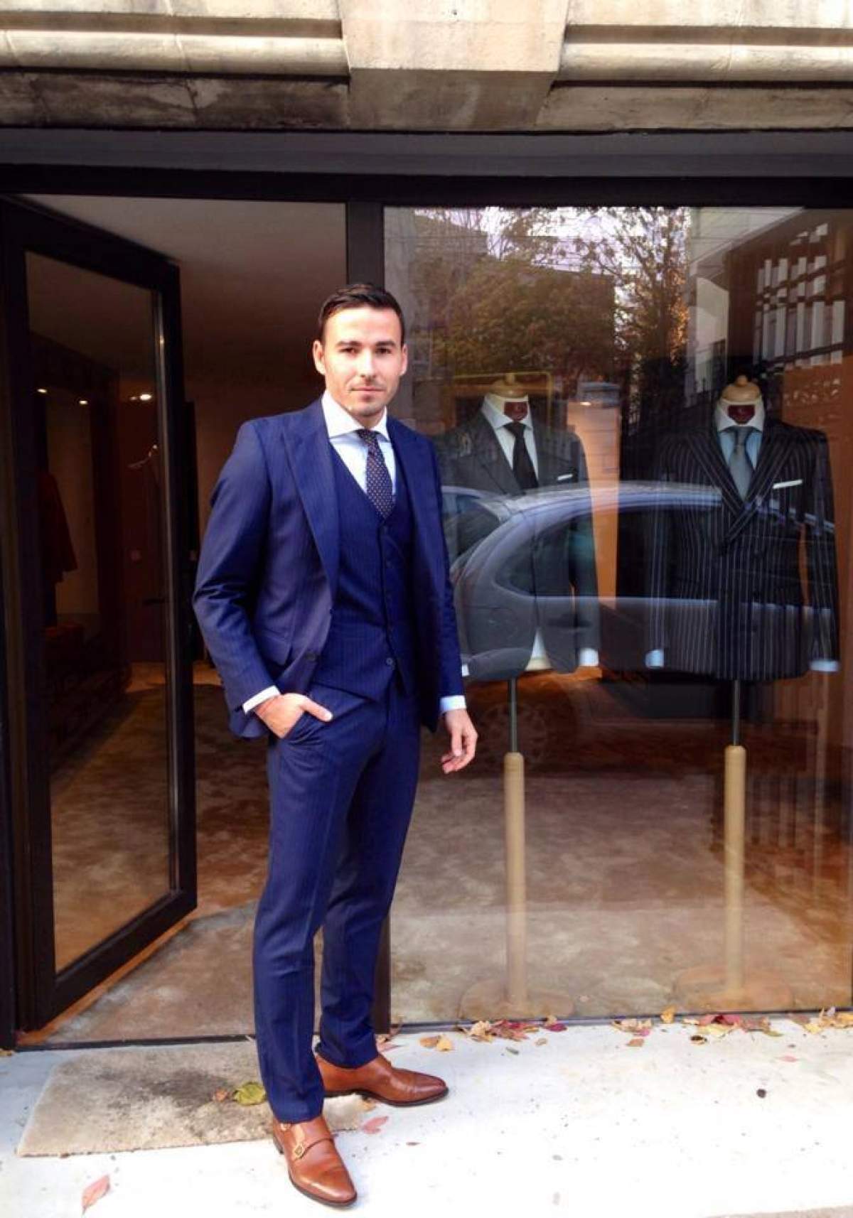 Adrian Cristea se crede Armani! Se pregăteşte să se lanseze în moda masculină şi îşi vinde deja costumele cu preţuri de infarct!