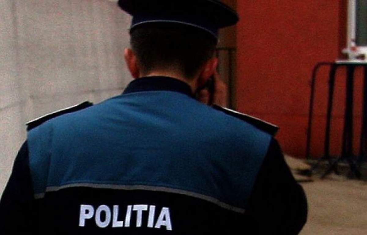 Deconspiraţie pe Internet! De ce crezi că a fost în stare un poliţist?