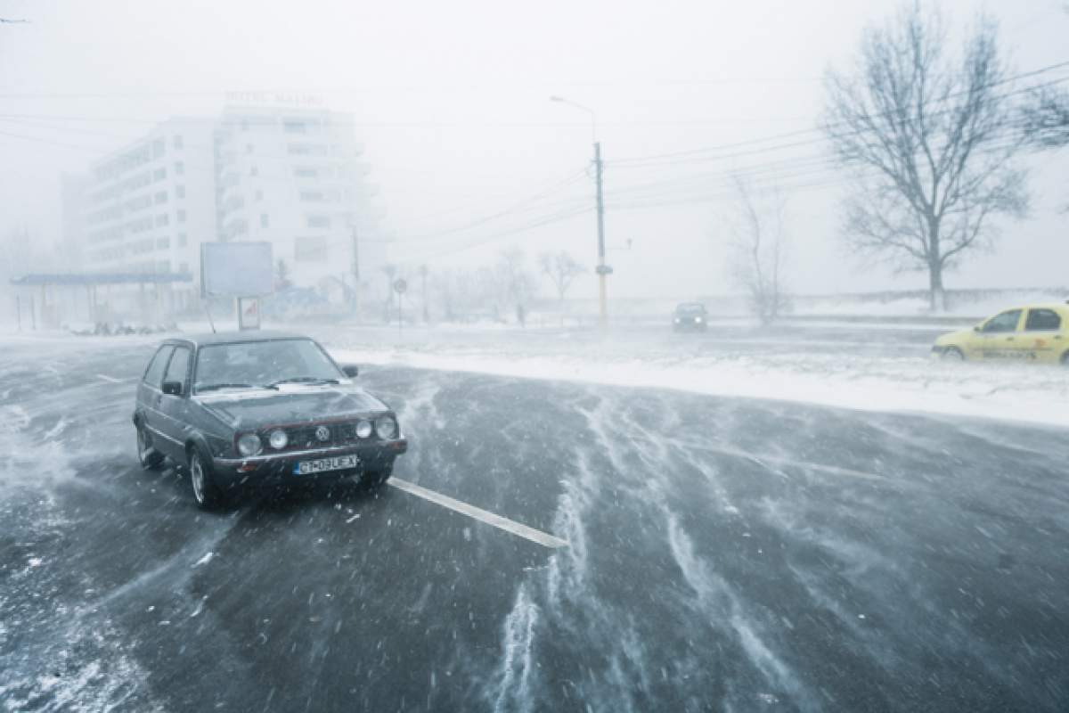 Iarna i-a lovit din plin!  "La prima ninsoare nu suntem pregătiţi niciodată. Multe drumuri sunt încă blocate!"