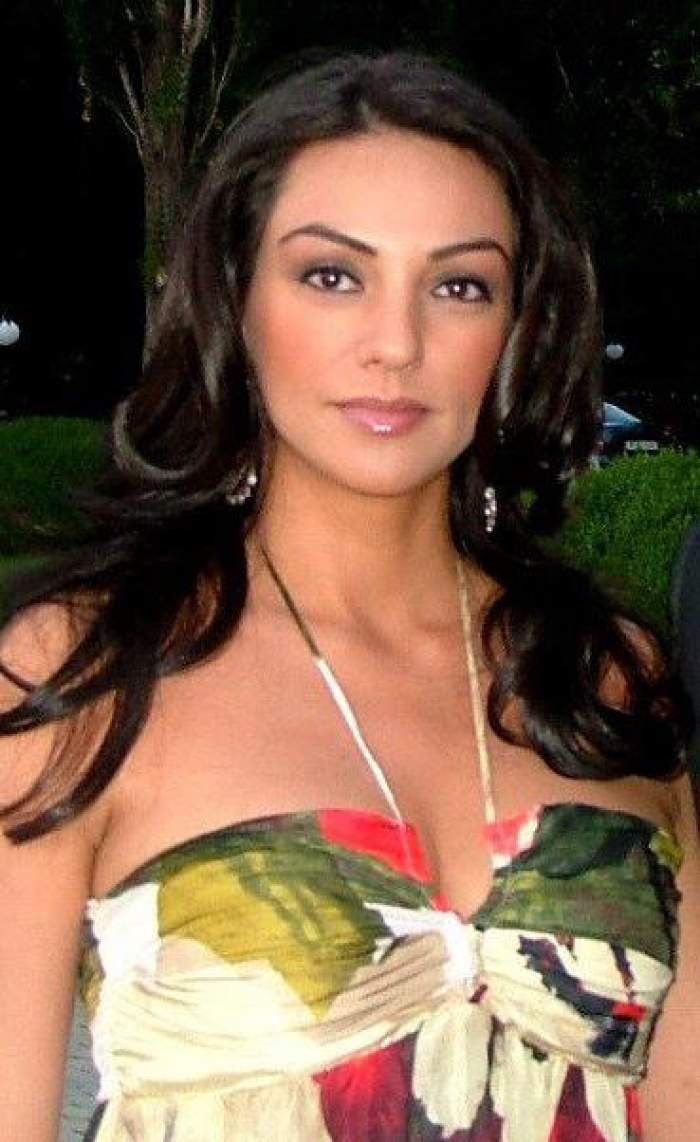 Cea mai sexy femeie în uniformă militară este o româncă. "Respectul nu-l câştigi prin aspectul fizic"