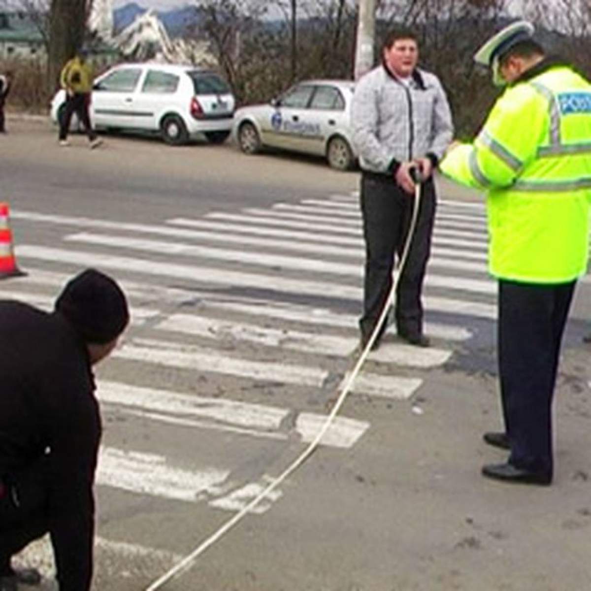 Caz dramatic! Două fetiţe au fost izbite de un autoturism