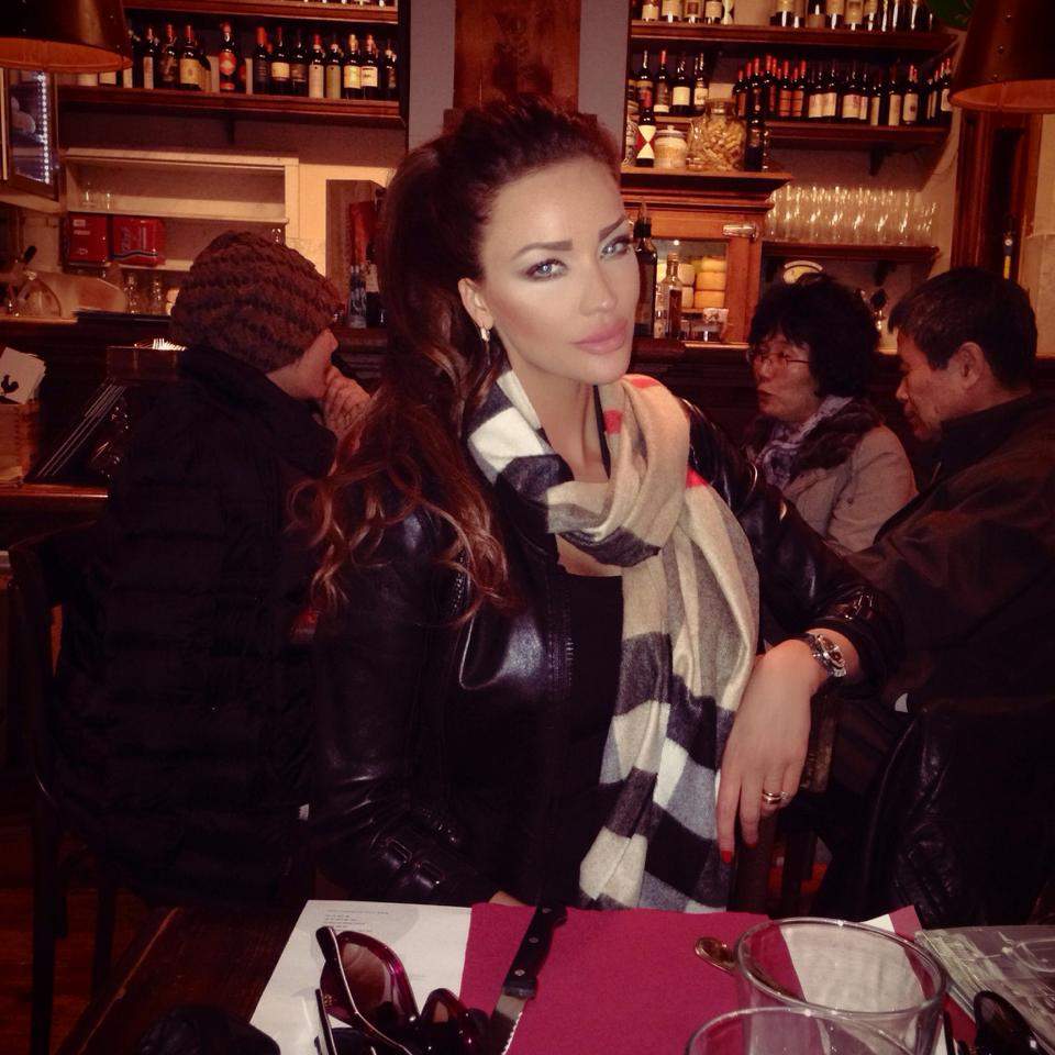 Lovitură de maestru! Bianca şi Anda Adam ar putea da nas în nas la aniversarea lui Botezatu! Amândouă sunt cap de listă