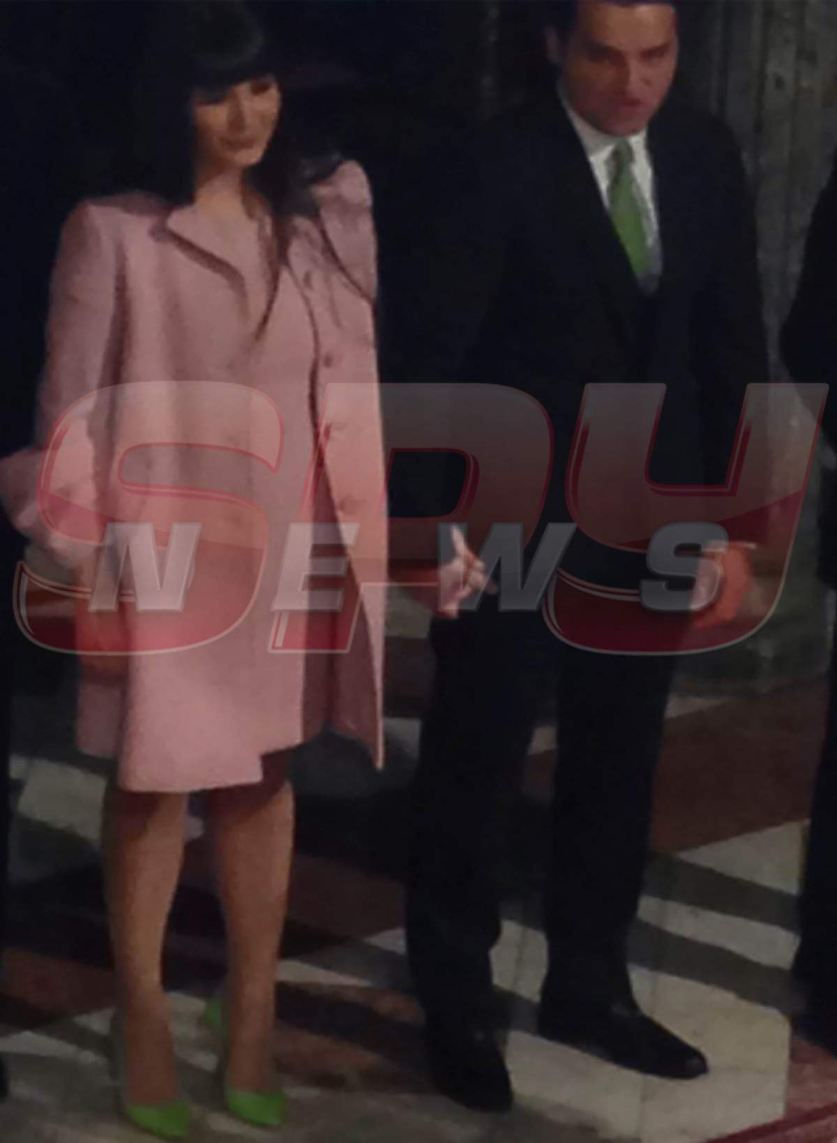 Mezina preşedintelui, atentă la detalii. Elena Băsescu şi-a asortat pantofii cu cravata soţului