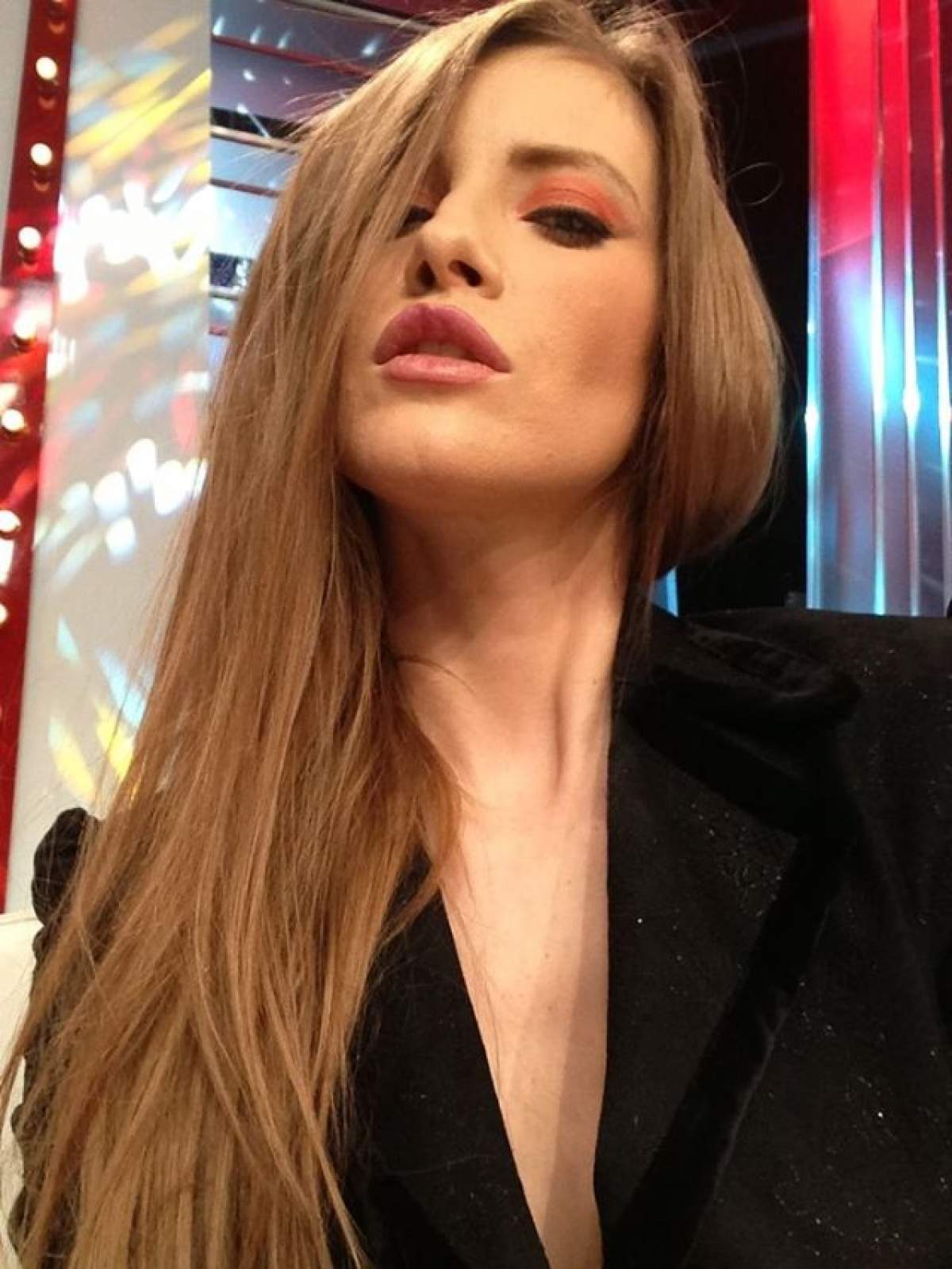 Iulia Albu s-a reprofilat! Sătulă să dea sfaturi de modă şi să nu fie băgată în seamă a decis să-şi îndrepte atenţia către... altceva