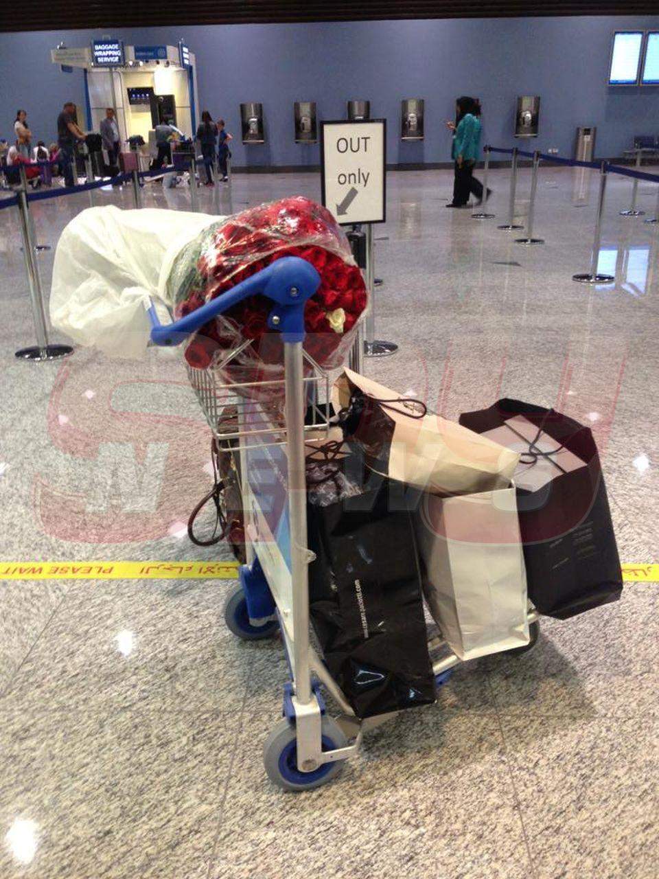 Imagini surprinse cu puţin timp în urmă. Bianca pe aeroportul din Dubai